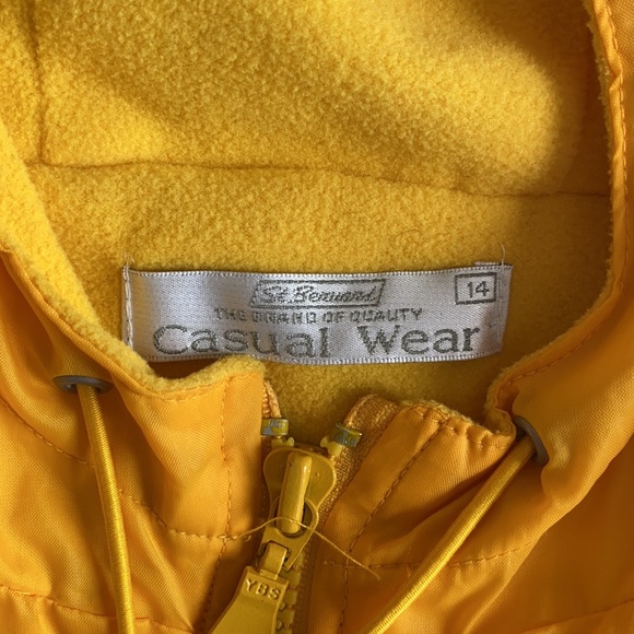 Fun rain coat! - Picture 5 of 6